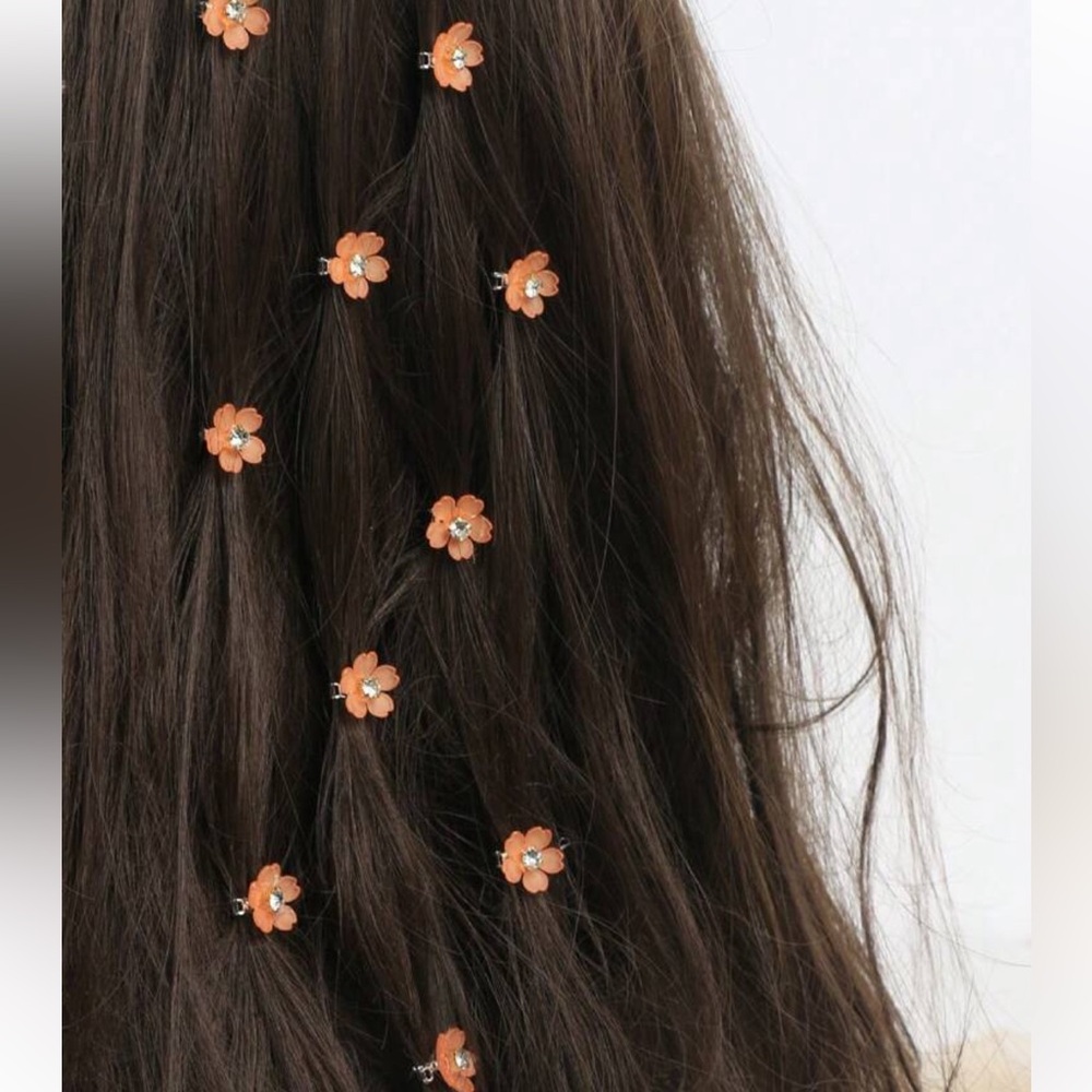 SHEIN Orange Floral Hair Clips